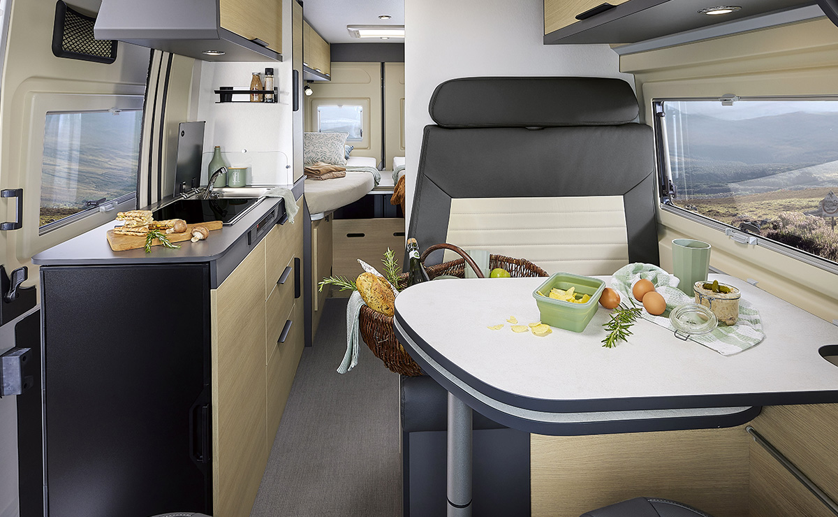fourgon-d68-20ans-salon-big