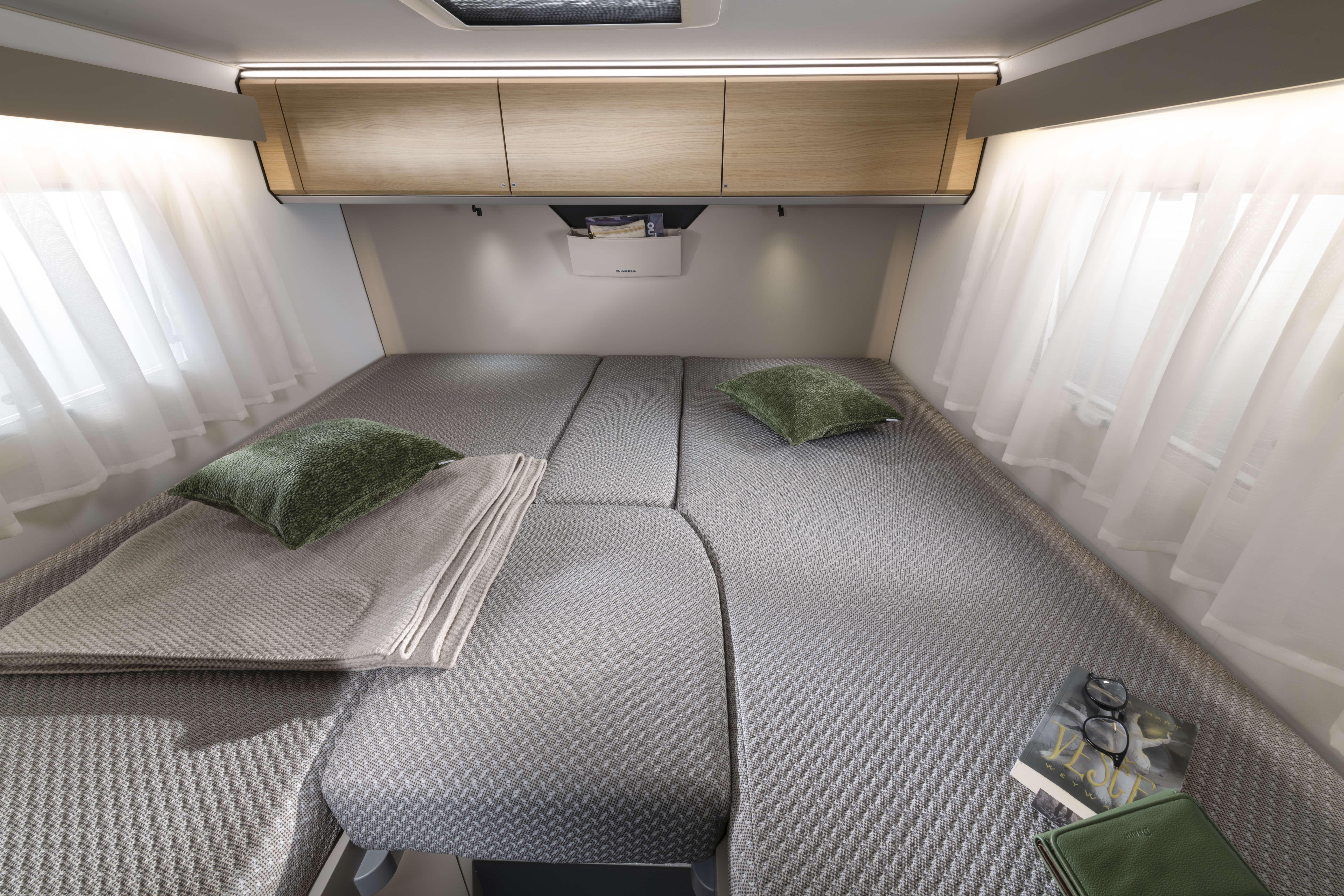 5115-compact-select-dl-separate-beds-together-dsc-1030