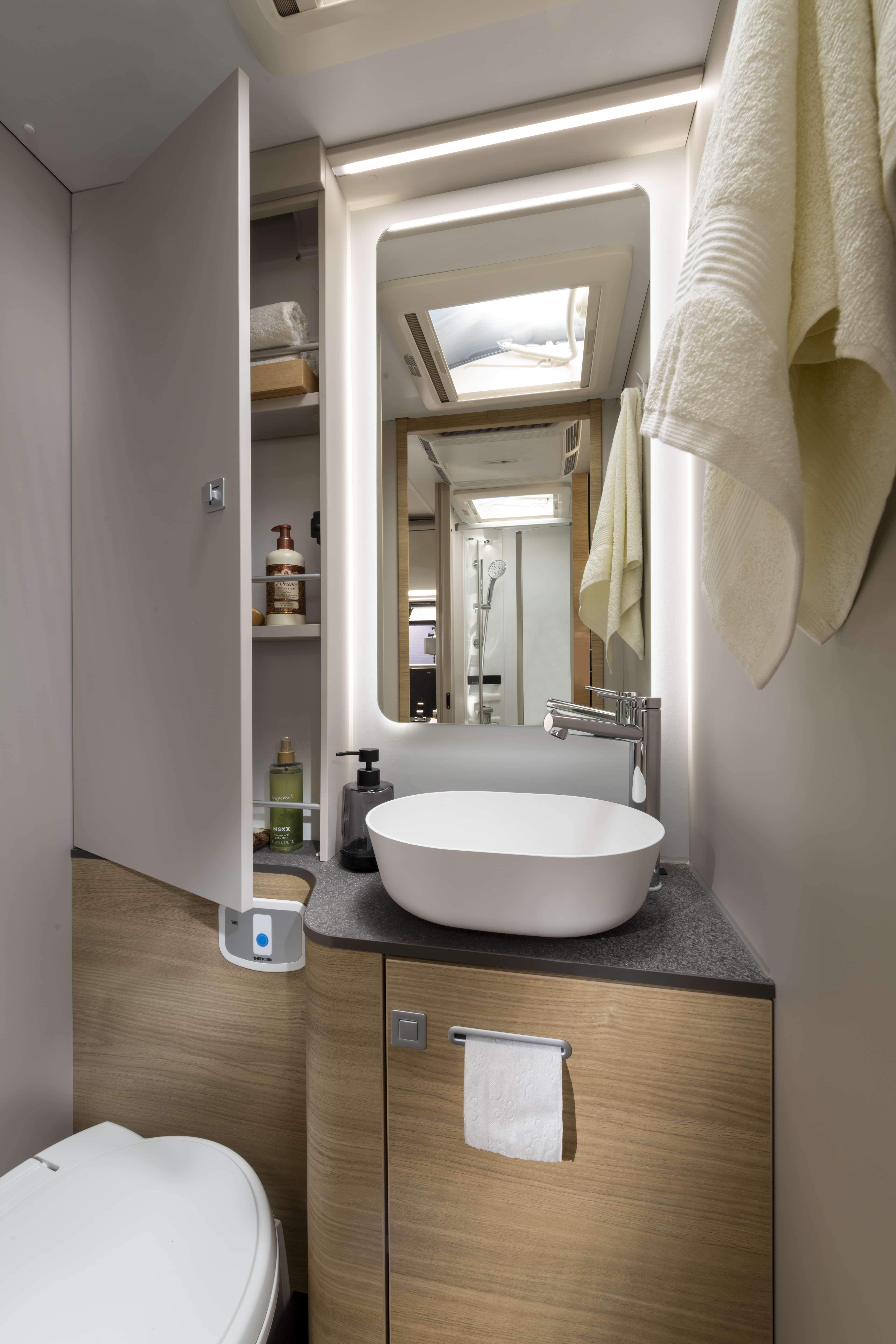 1566-coral-matrix-select-670-sl-bathroom-washbasin-dsc-1088