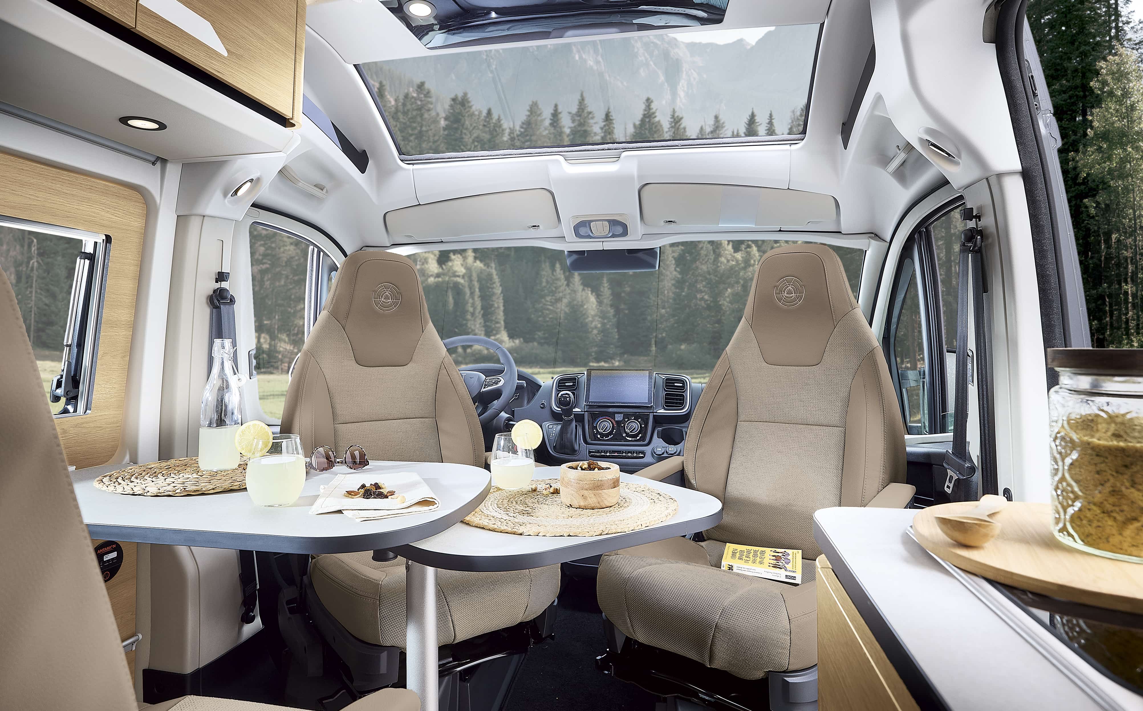 2LIFT_VAN_SALON_SKYVIEW