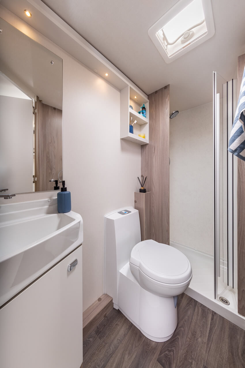 06_sprite-grande-quattro-fb-washroom