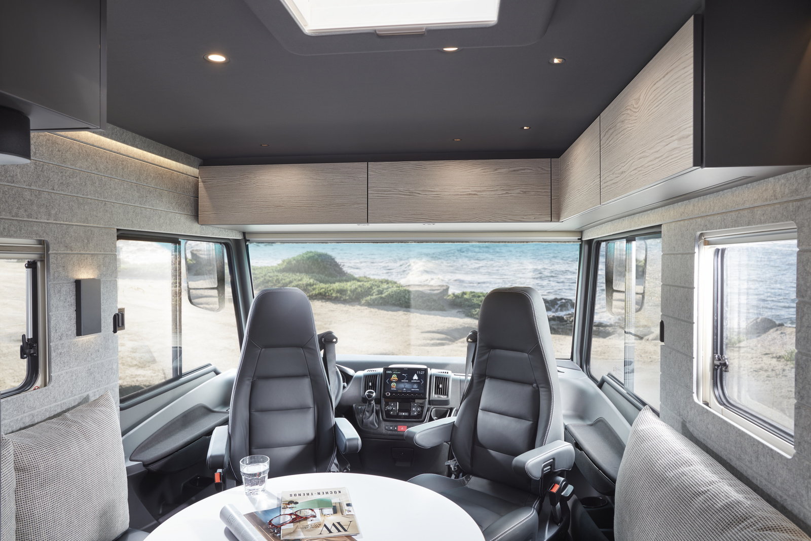 NIESMANN+BISCHOFF-iSmove-Frontschraenke-im-hellen-Holz-Breeze-Oak-Screen