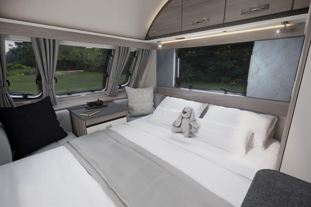 2026_challenger_390_front_lounge_bed_made_up