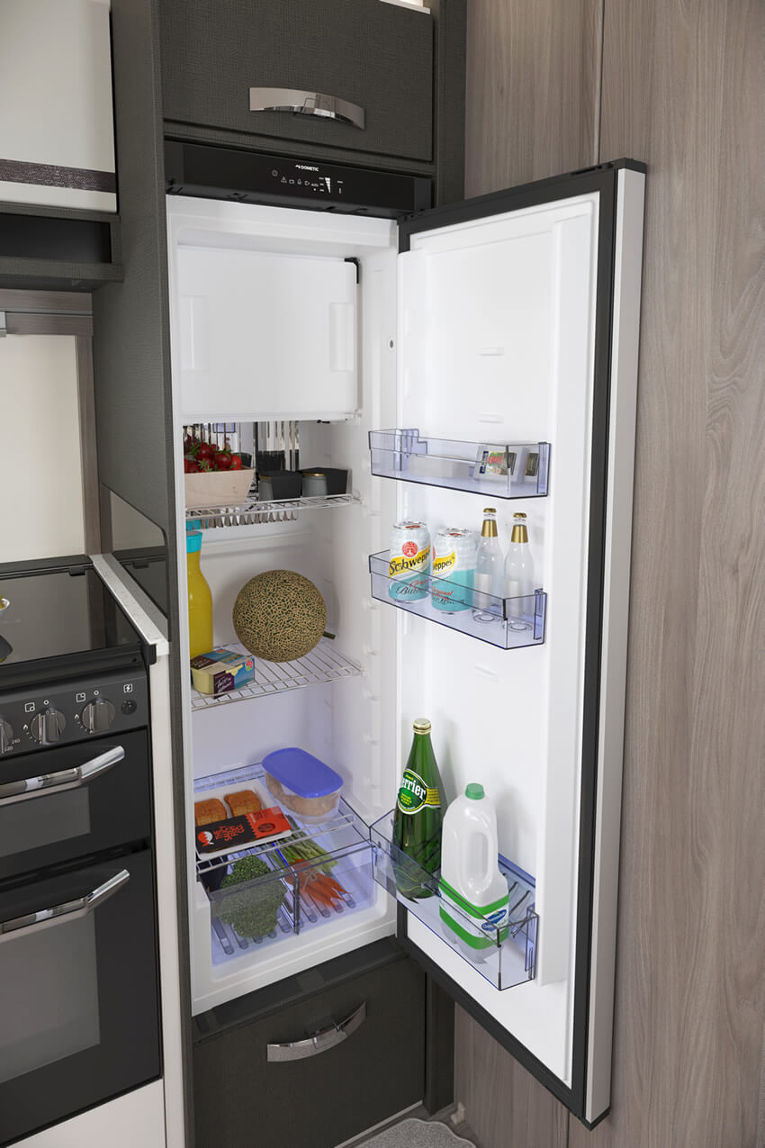 2026_conqueror_480_fridge_open