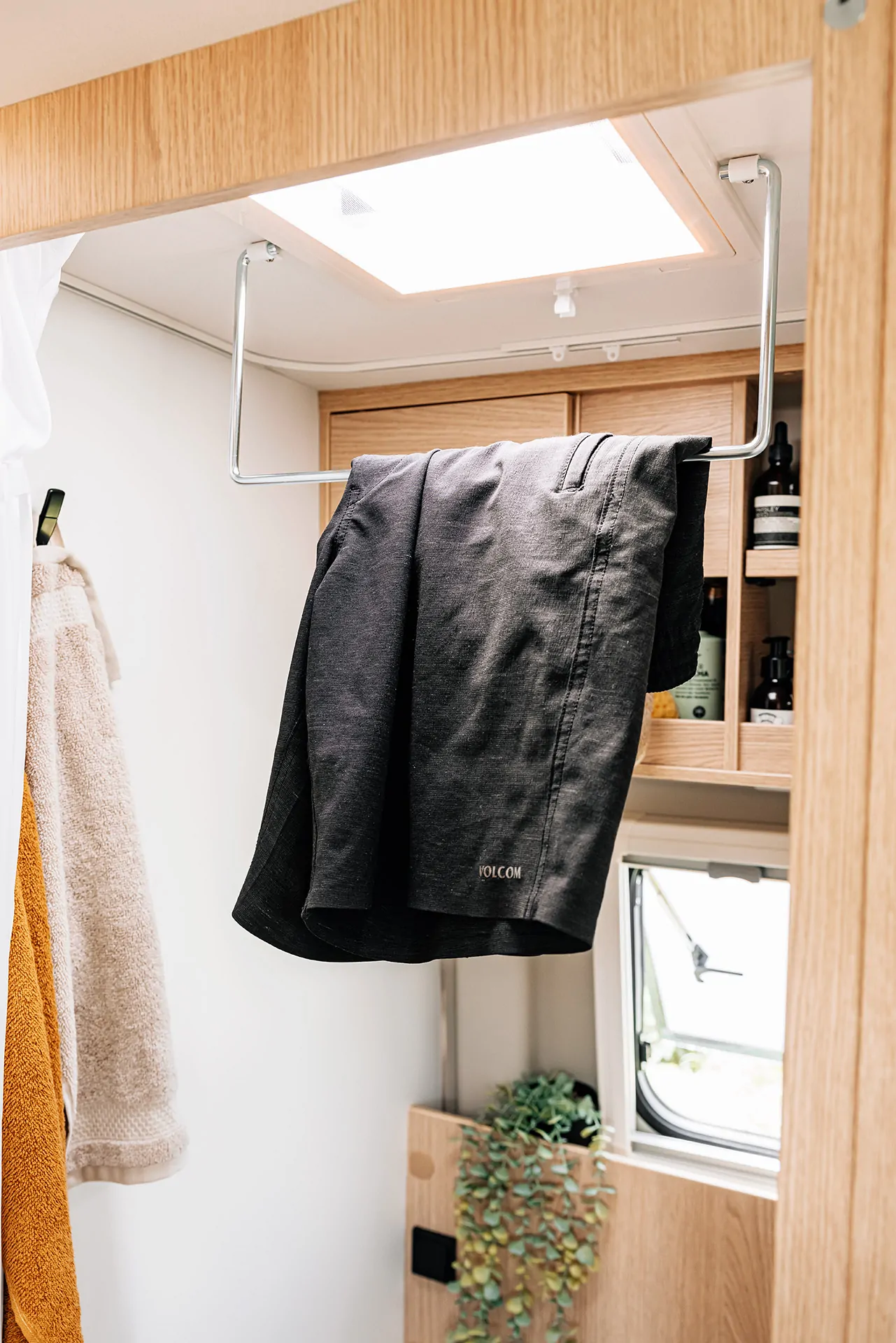 Interieur_praktischperfekt_Kleiderstange_Bad-1