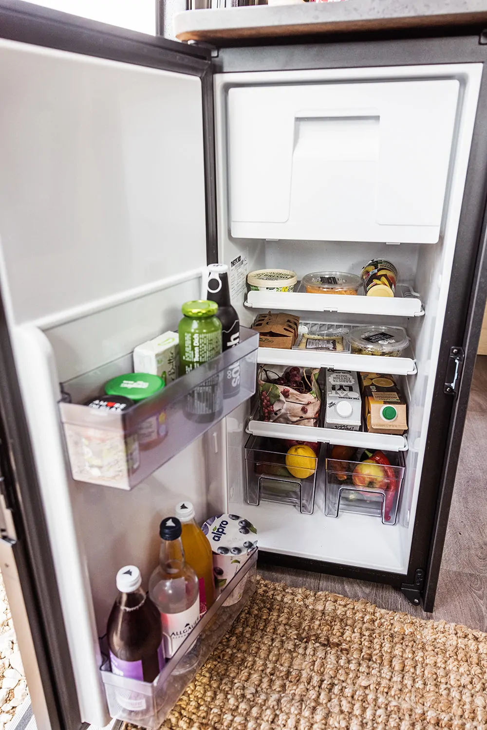 Kompressorkuehlschrank-84l
