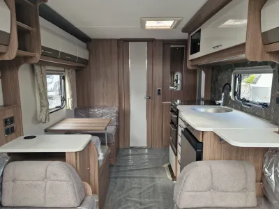 2025 Coachman Vip 520
