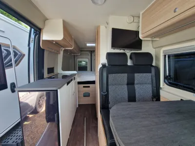 2020 Sunlight Cliff 600