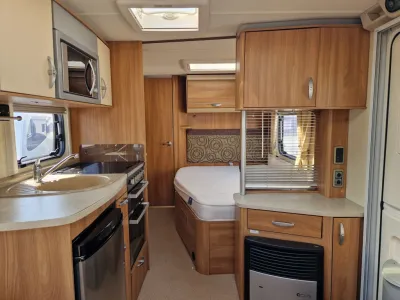 2011 Swift Challenger 570
