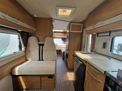 2015 Auto-Trail Apache 700
