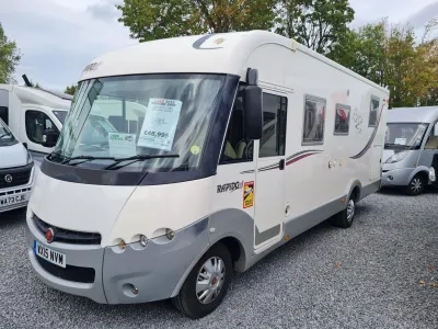 2015 Rapido 890f
