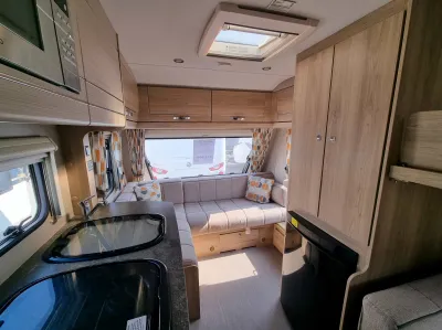 2018 Xplore 304