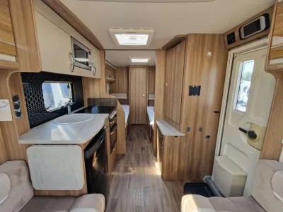 2019 Swift Corniche 18/4