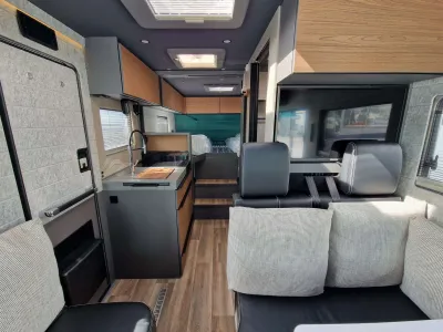 2025 Niesmann + Bischoff Ismove 6.9E