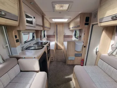 2017 Elddis Autoquest 185
