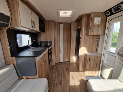2022 Swift Elegance 835