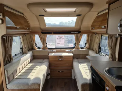 2021 Swift Fairway Platinum 880