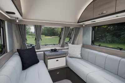 2027 Swift Challenger 390