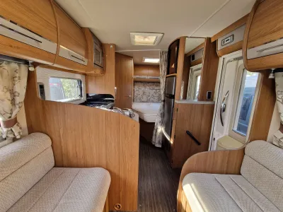 2016 Auto-Trail Tracker FB
