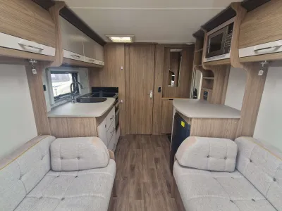 2018 Coachman Vip 460