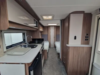 2022 Coachman Vip 565